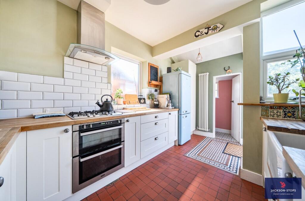 House in Northampton, Spinney Hill - More