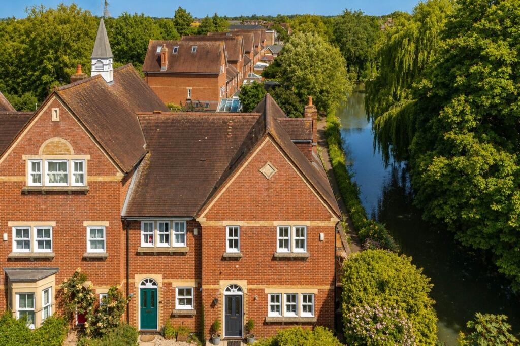 Main image of property: The Villas, Oxford Waterside