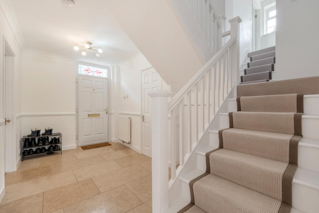 House in Kingston upon Thames - View 2