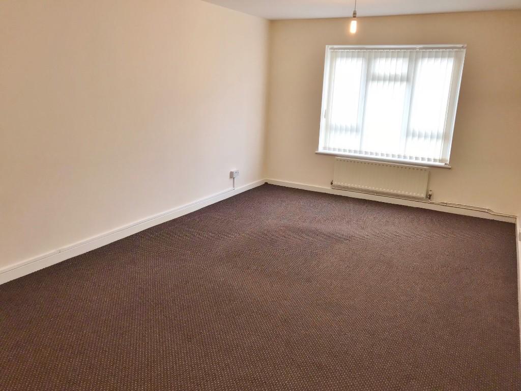 Apartment in Coventry, Ernesford Grange - View 2