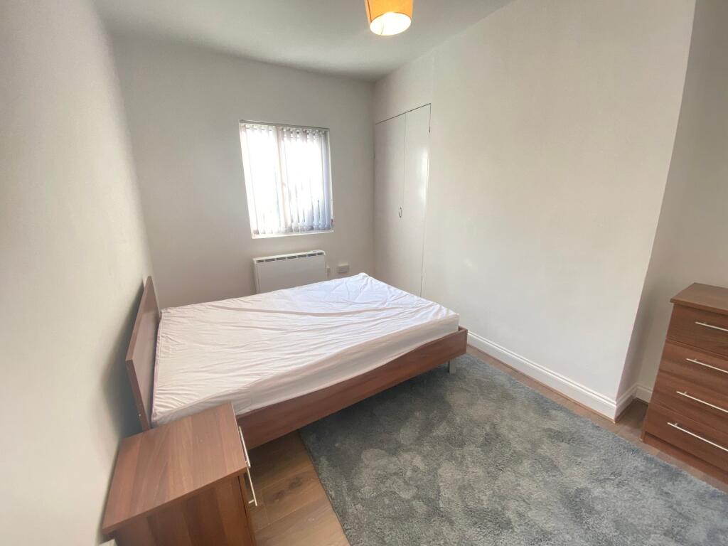 1 Bed Flat Camden High Street, London, NW1 - View 4
