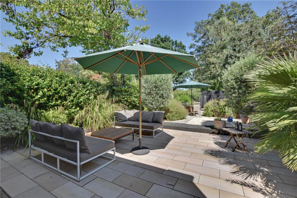 House in London - View 3