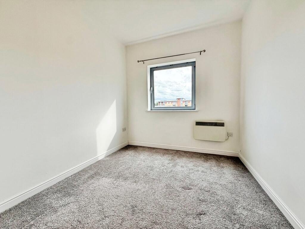 Apartment in Reading - View 5