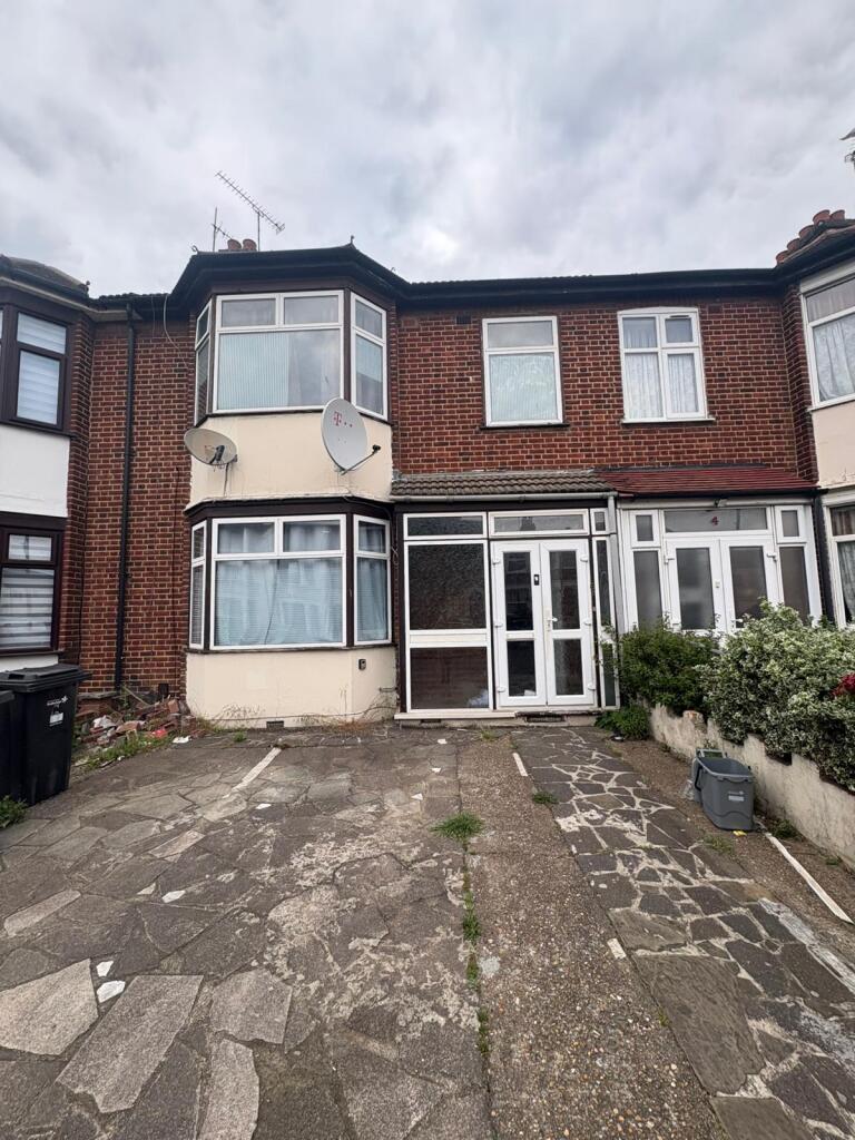 Main image of property: 6 Cambridge Road Ilford IG3 8LU