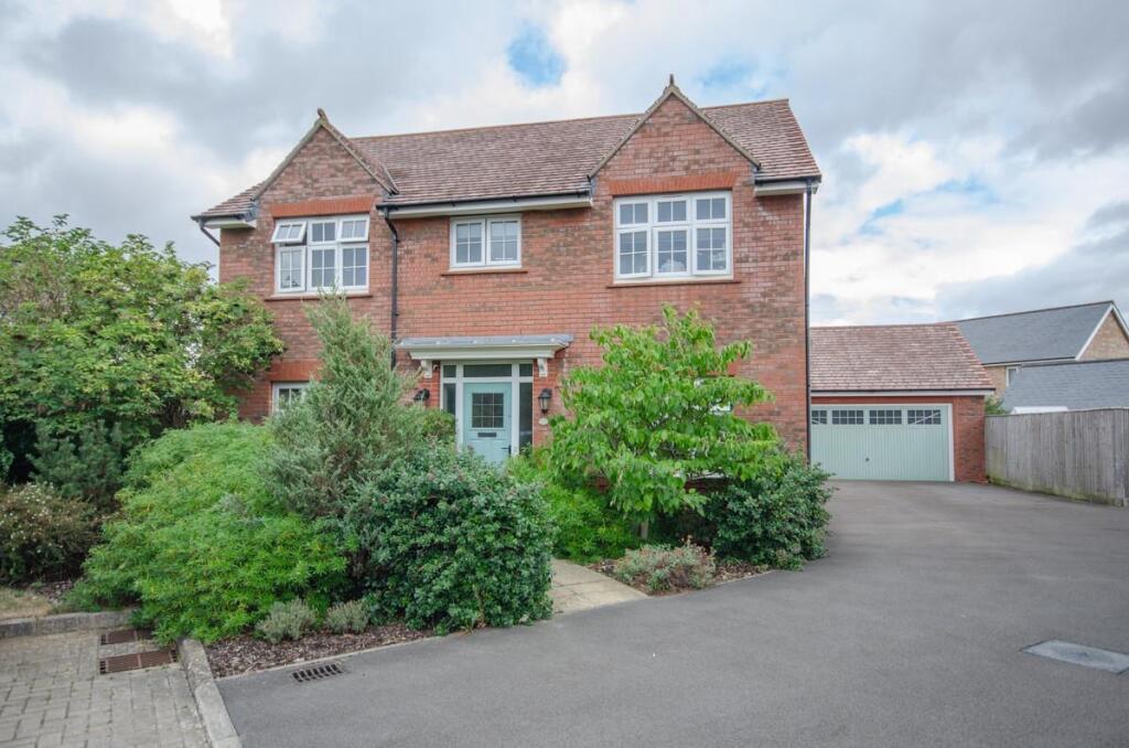 4-bed detached on Long Wood Road, Stoke Gifford, Bristol, BS16 1FD, £695,000