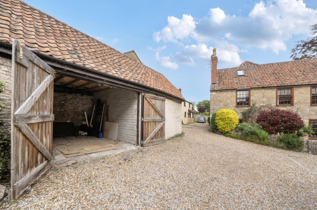 House in Somerset, Frome - View 2