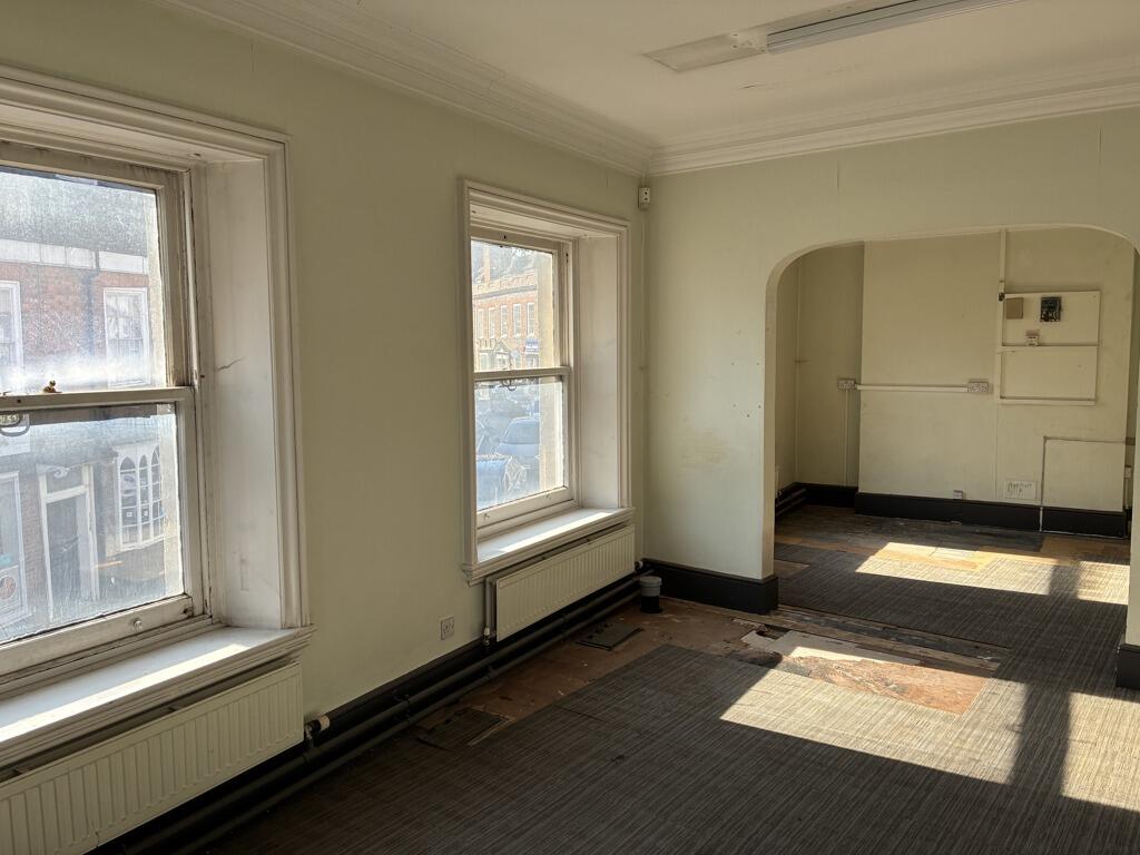 Main image of property: 18/19 Market Square, Buckingham, Buckinghamshire
