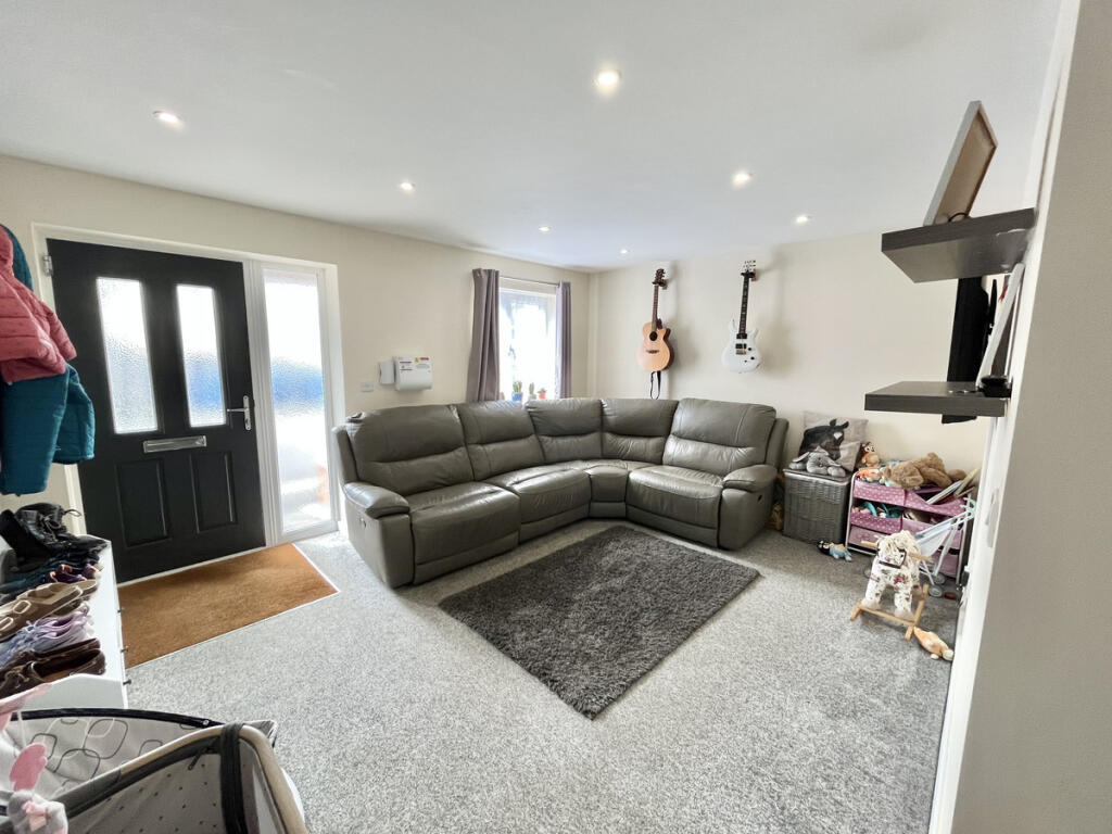 Paterson Place, Oakdale, Poole, BH15 photo 4