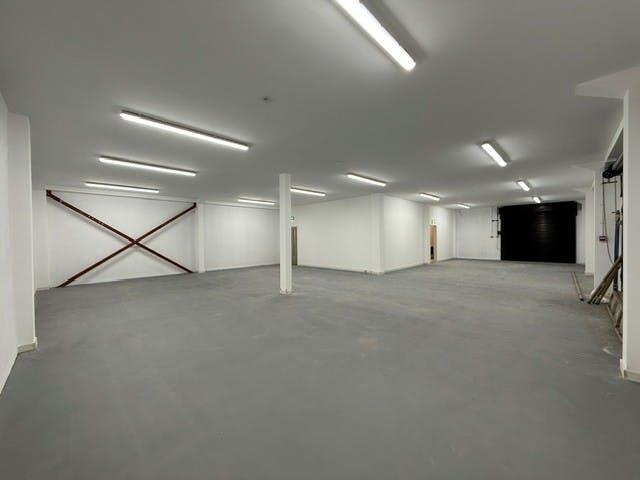 113 London Road interior warehouse 2.jpg