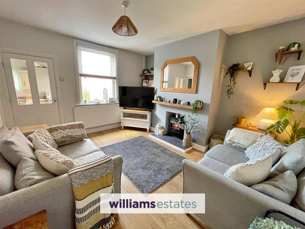 Beacons Hill, Denbigh, LL16 photo 3