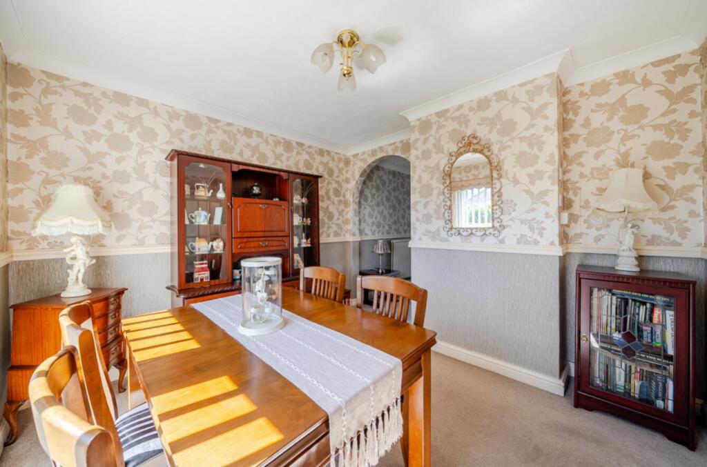House in Nottingham, Bilborough - More