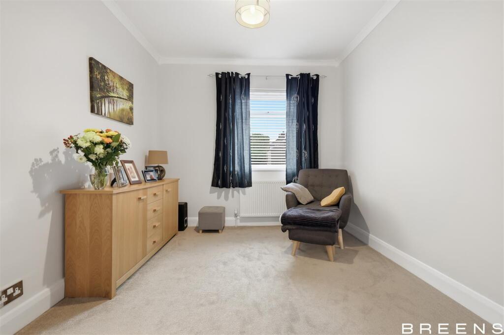 Totteridge Road, Enfield – pohled 4
