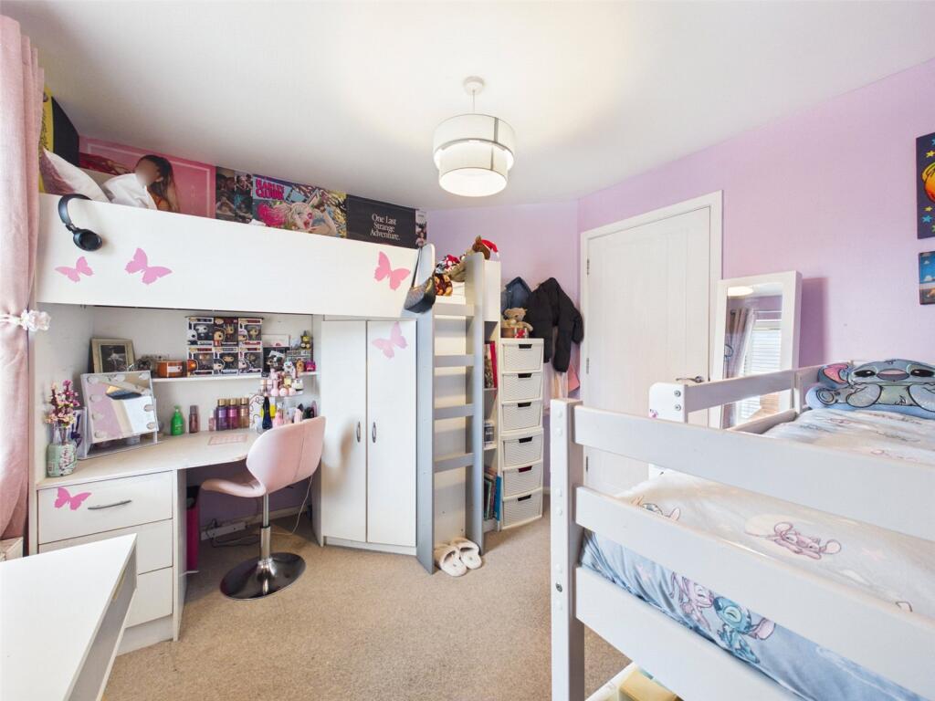 Apartment in Gloucester - More