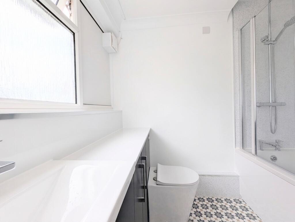 Apartment in Horsham, North Horsham - View 4