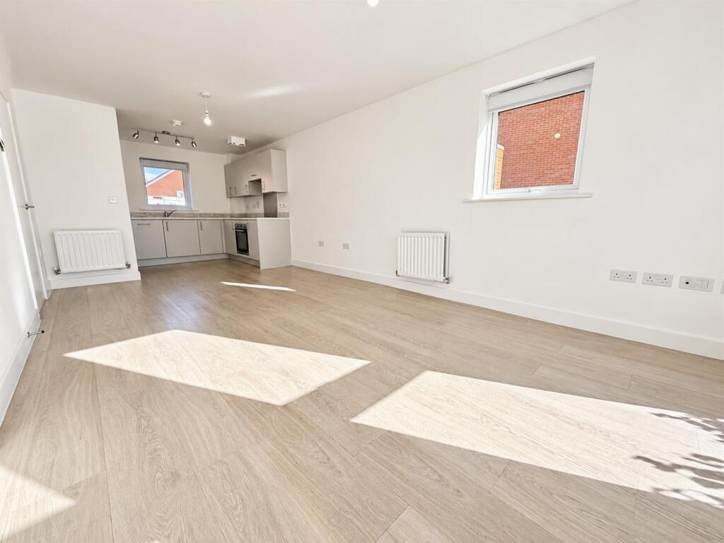 Apartment in Southampton - View 4