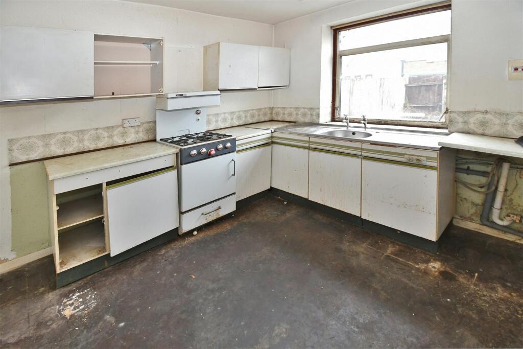 House in Warwick, Sydenham, Royal Leamington Spa - More
