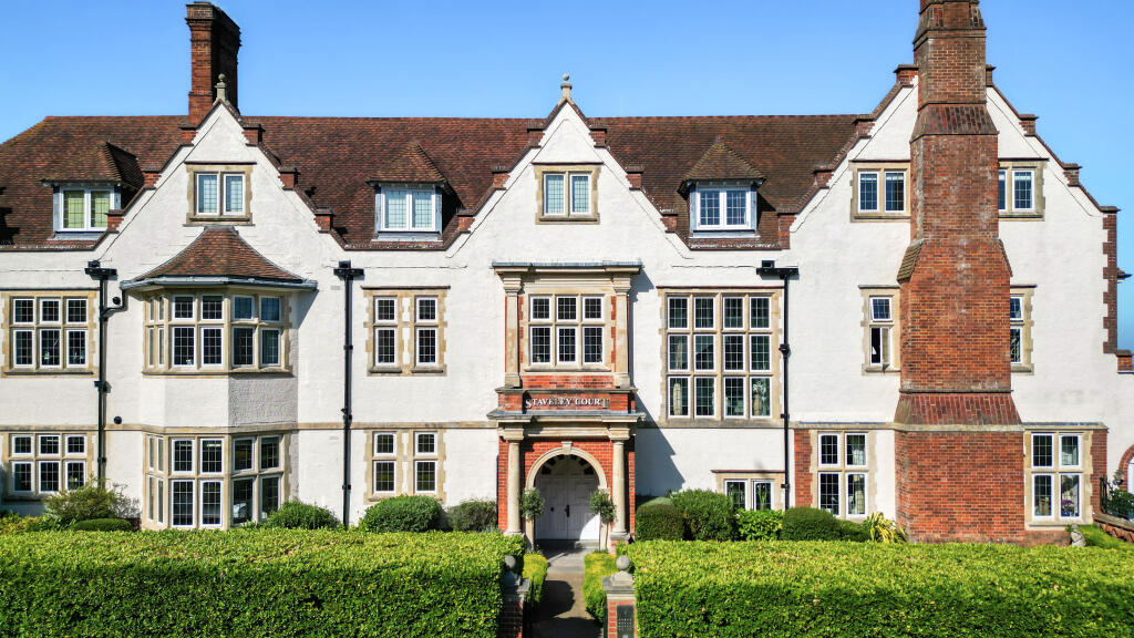 Staveley Court, Staveley Road, Eastbourne photo 2