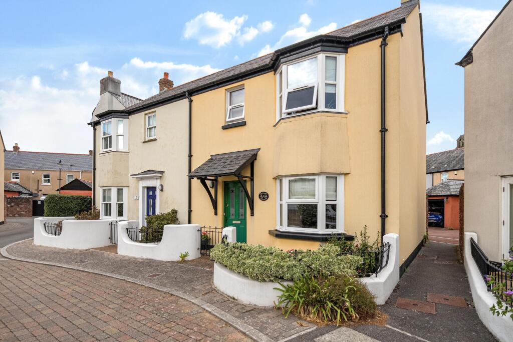 Main image of property: Shoreside, Shaldon, Devon