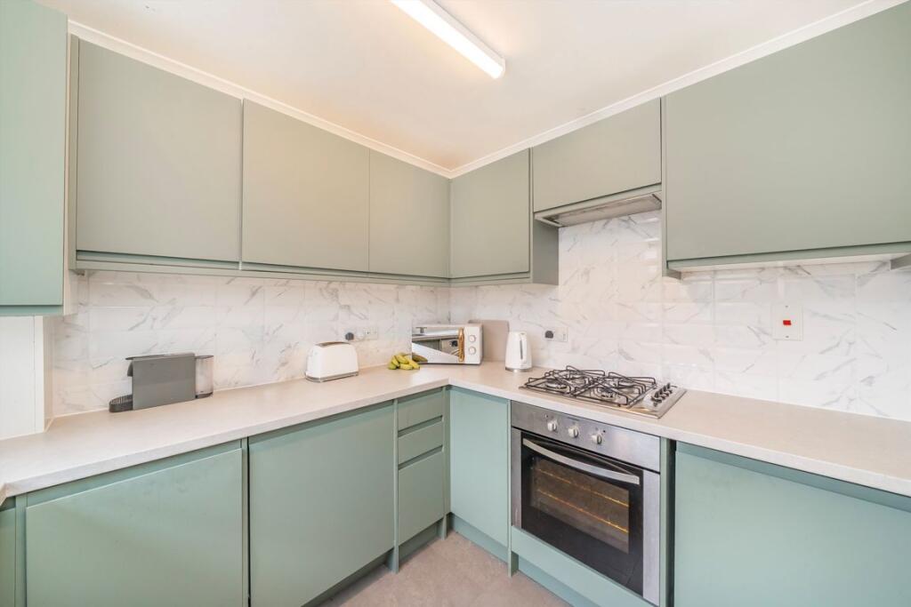 House in London - View 2