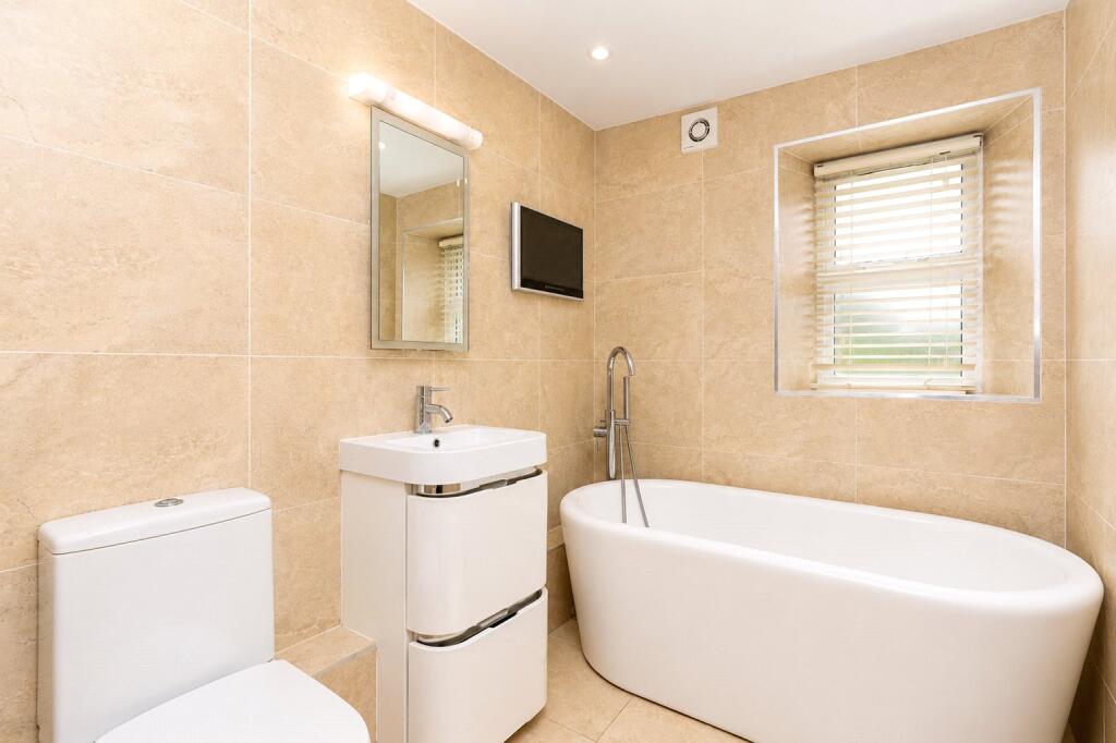 House in Truro - View 5