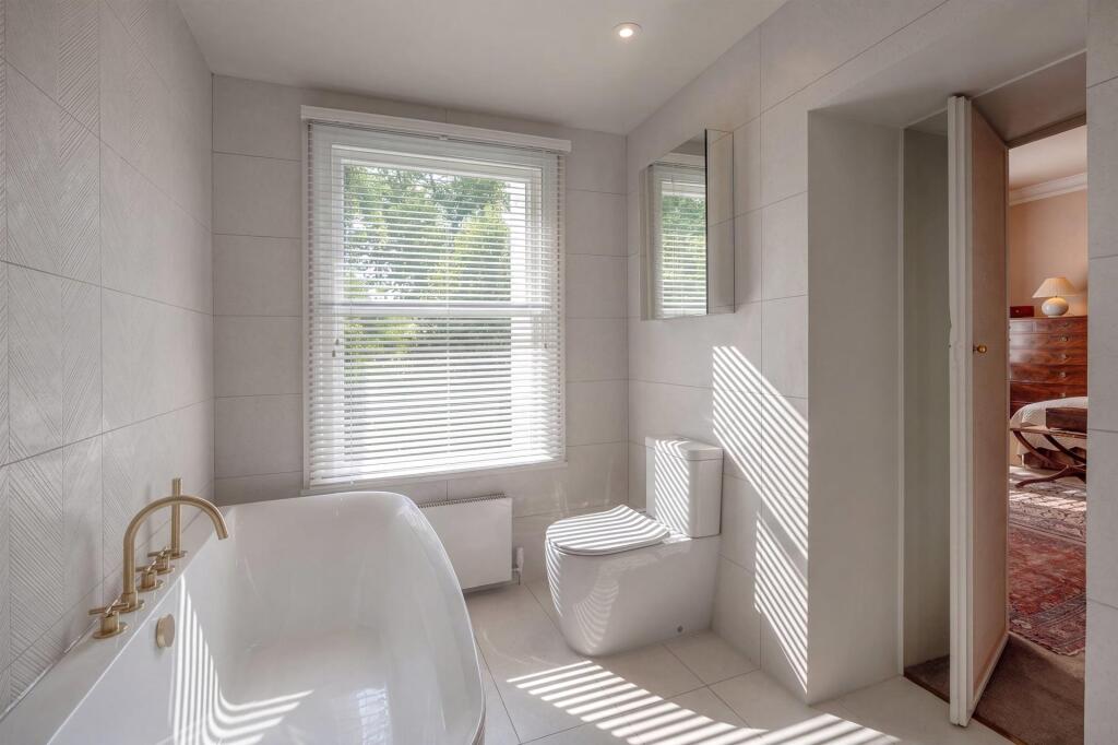 House in London - View 5