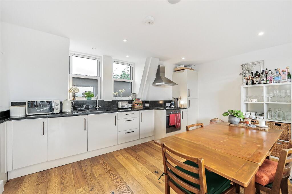 Apartment in London - View 5