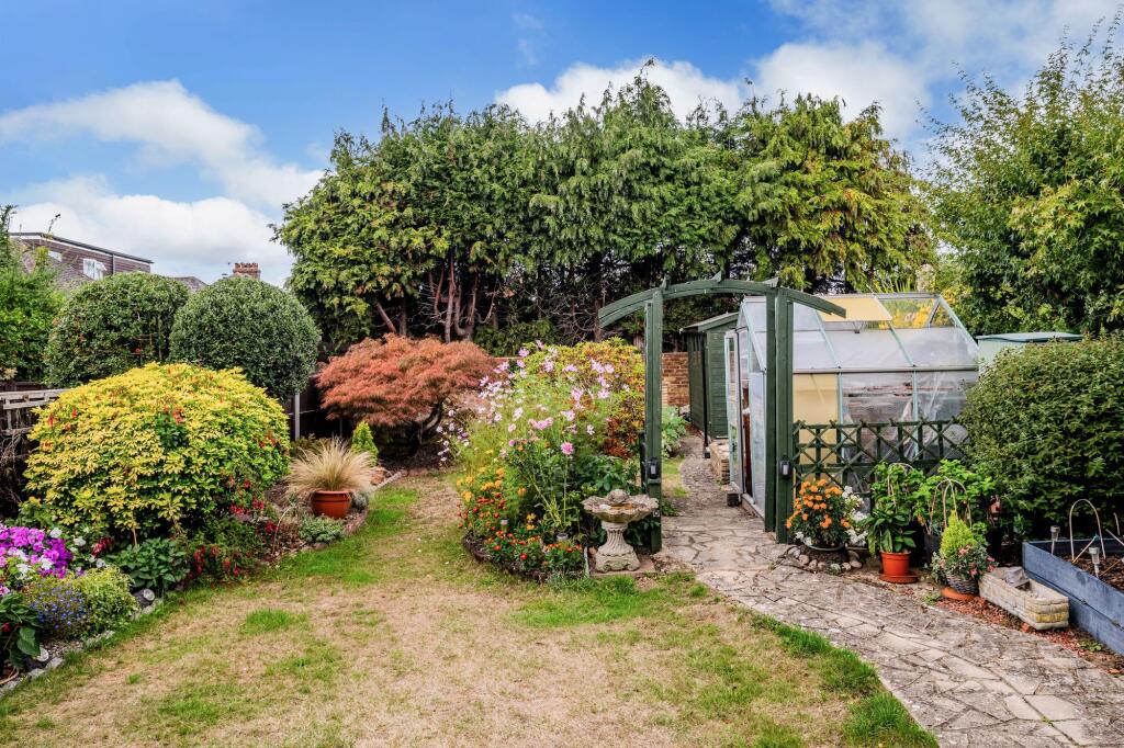House in Kingston upon Thames - View 4