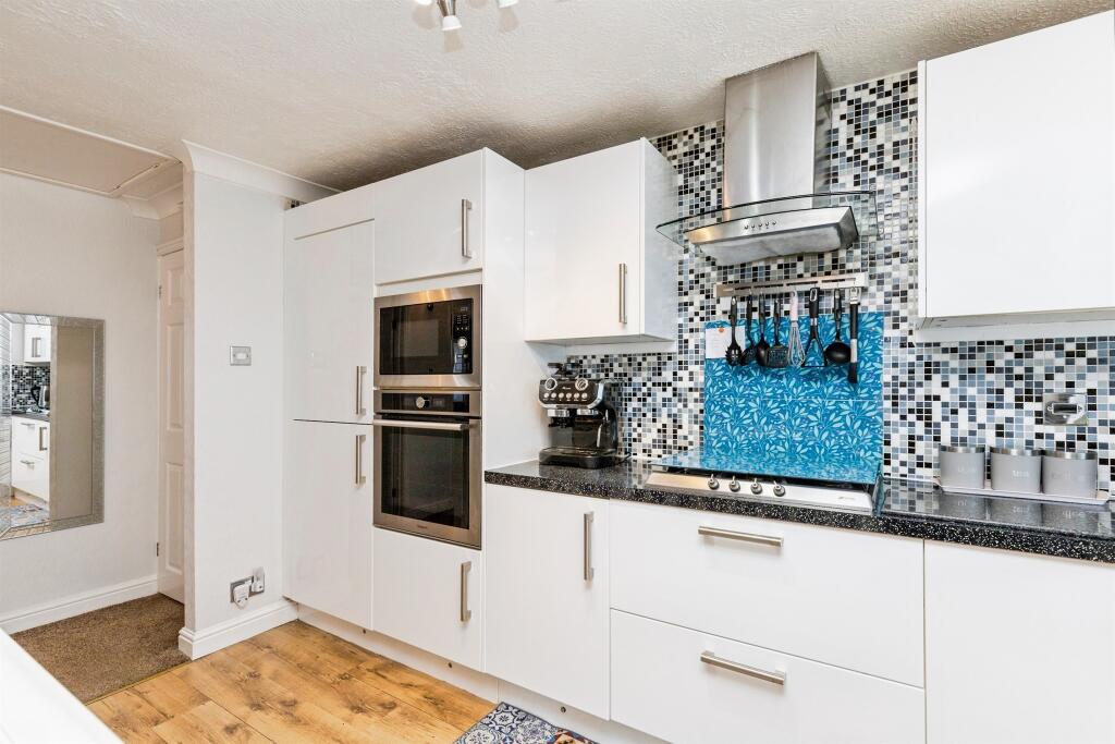 House in Crawley, Tilgate - View 4