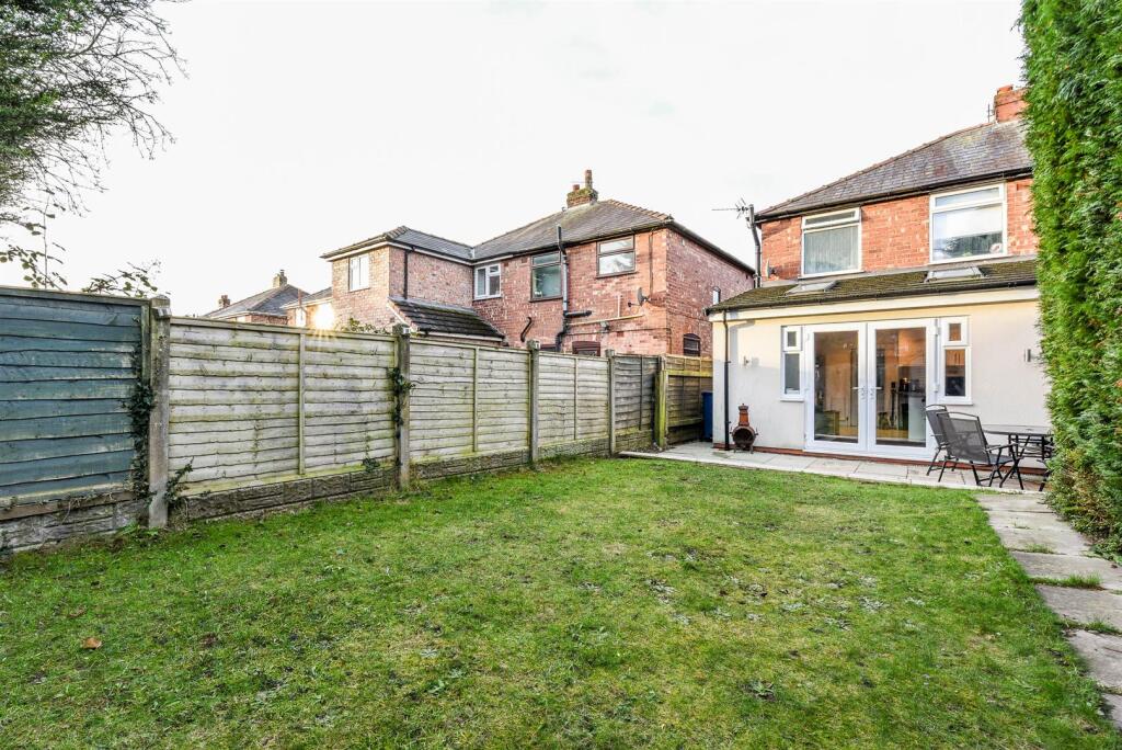 Edgehill Crescent, Leyland photo 2