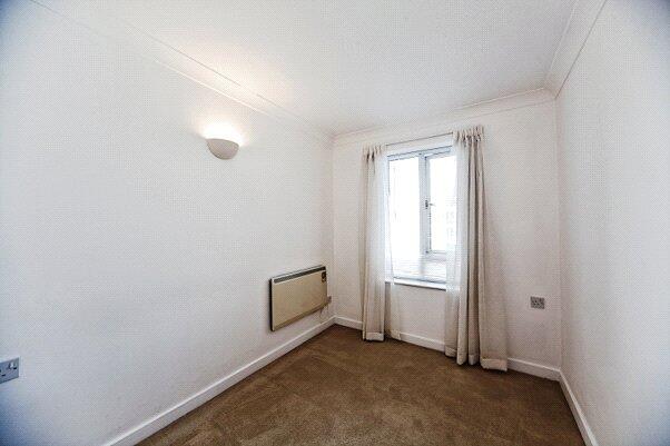 Apartment in Croydon - More