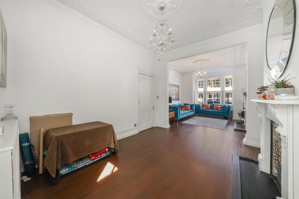 House in London - View 3