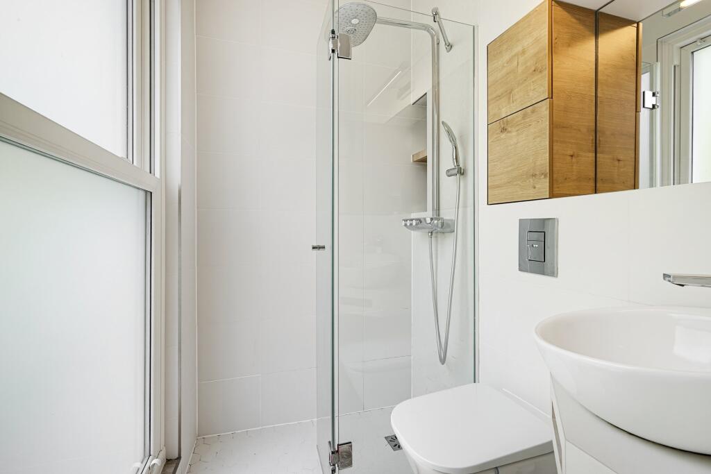 Apartment in London - View 5