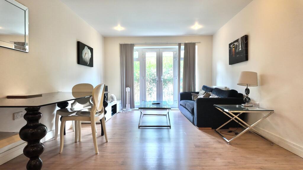 Main image of property: 2 Bed flat to rent, Havilland Mews, London