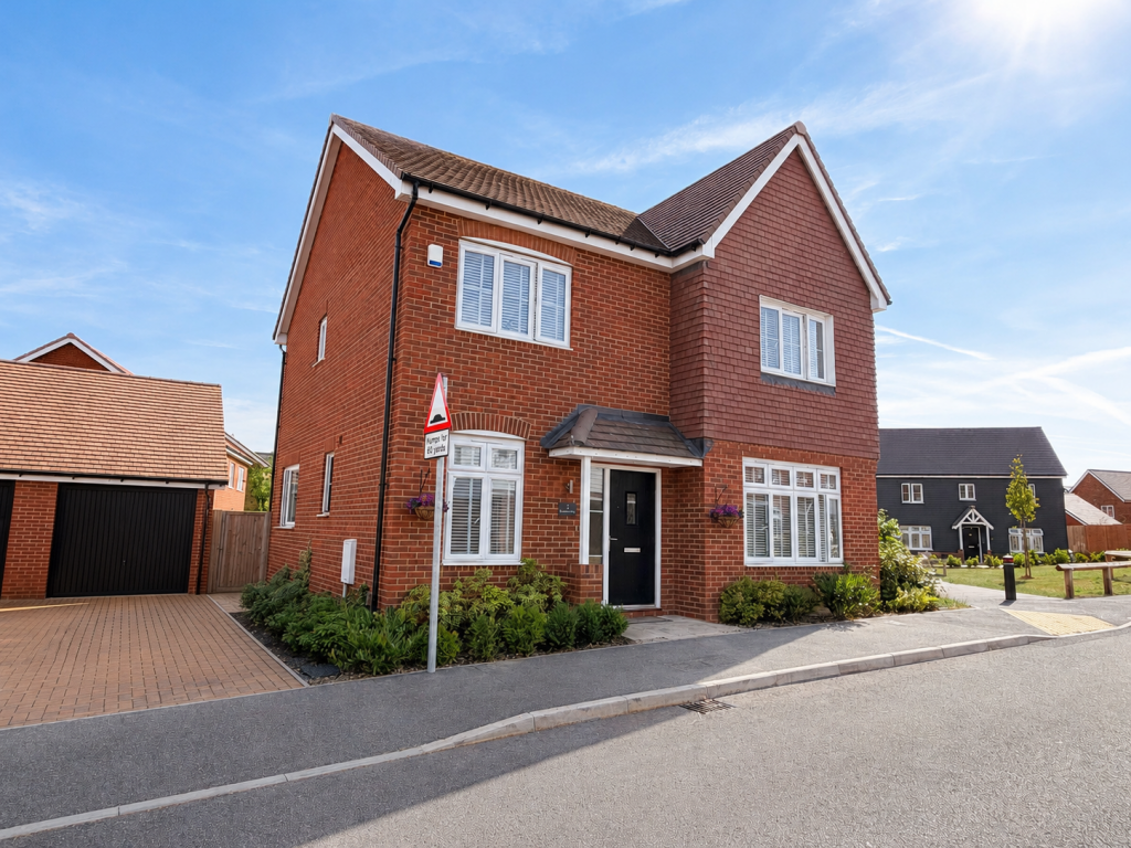 4-bed detached on Horseshoe Way, Ash, Canterbury, CT3, £450,000