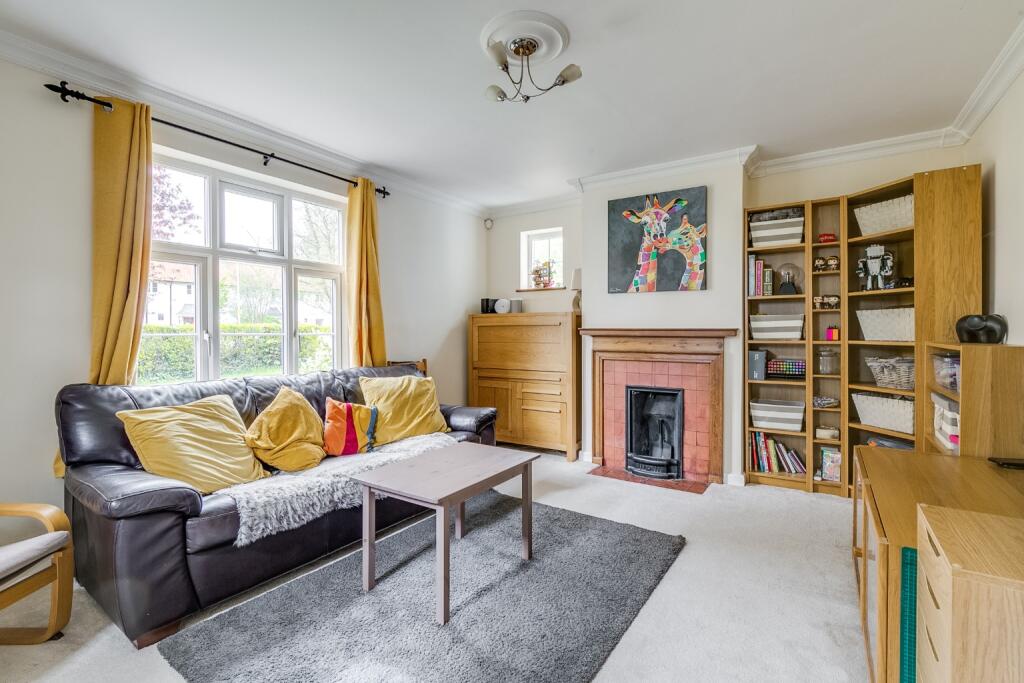 House in Welwyn Hatfield, Hertfordshire - View 3