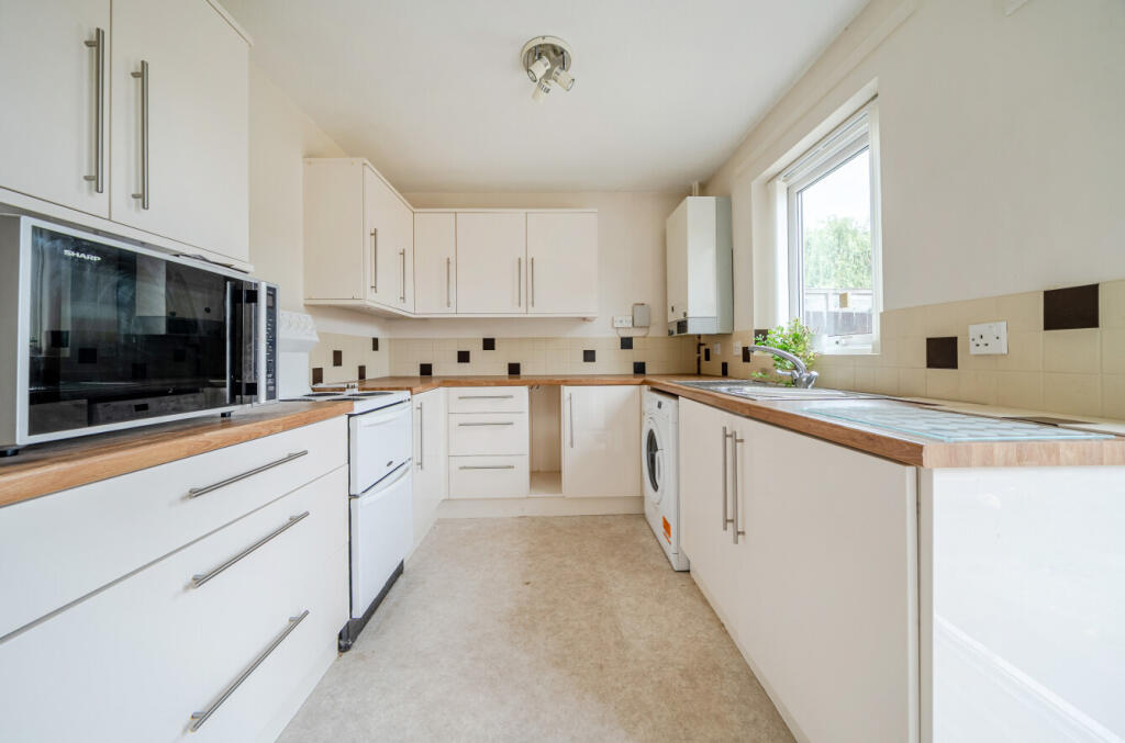 Hamlyn Close, Taunton, Somerset, TA1 photo 4