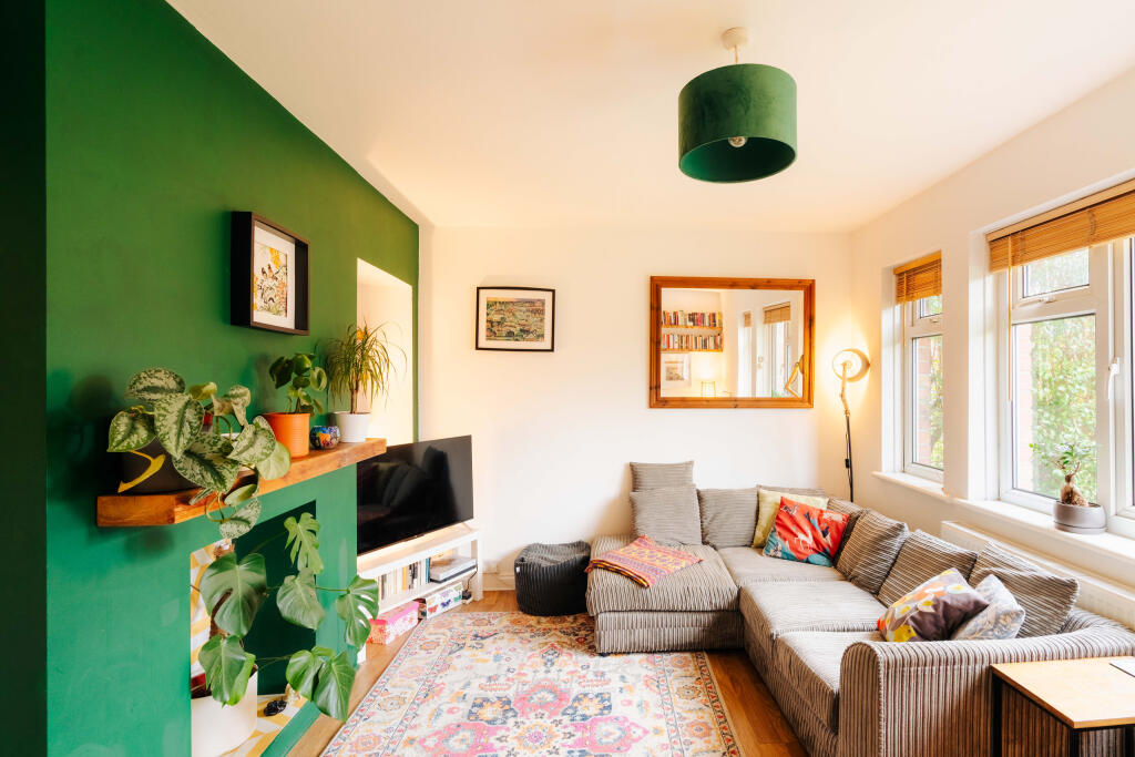 Main image of property: Dovercourt Road, Horfield, Bristol, BS7 9SE