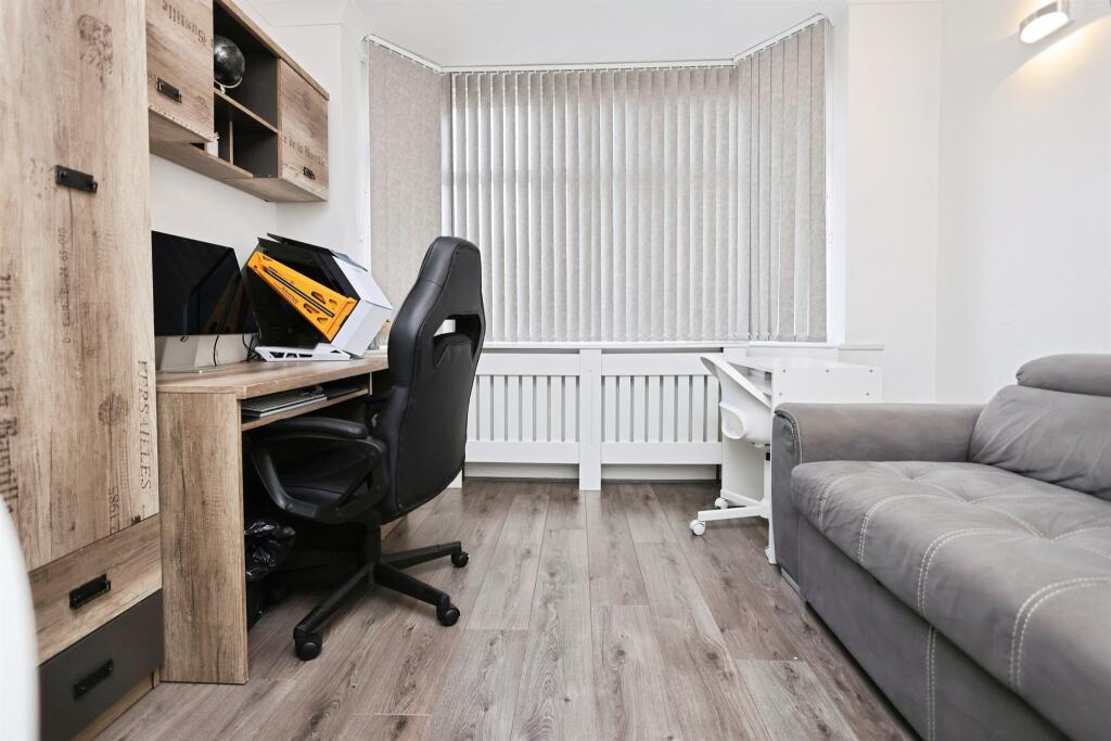 House in Birmingham, West Midlands - More
