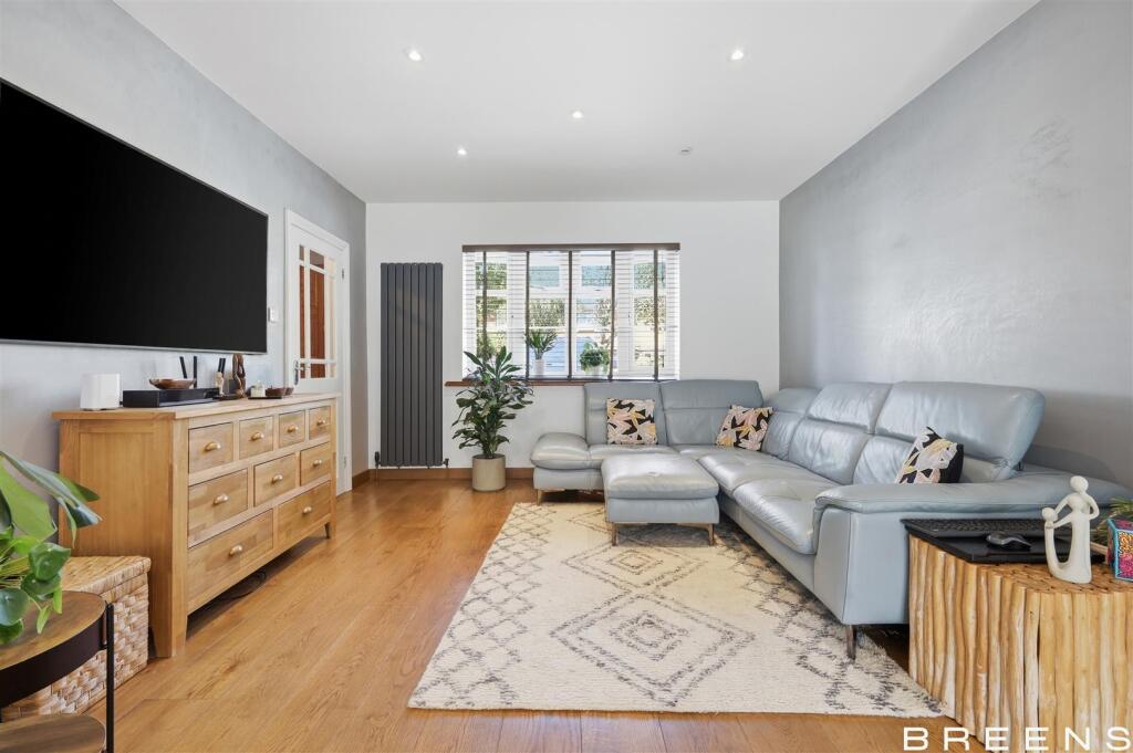 Main image of property: Hillview Gardens, Cheshunt, Waltham Cross
