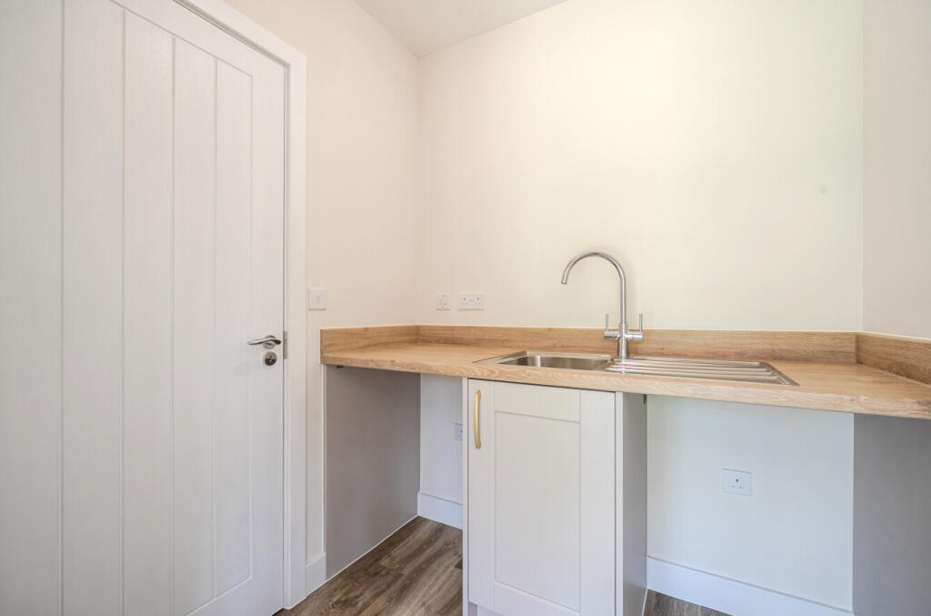 House in Southampton - View 4