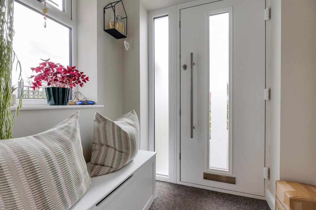 House in Kirklees, Towngate, Mirfield - View 5