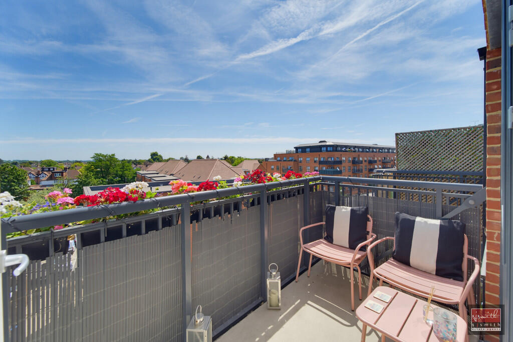 Apartment in Twickenham - View 2