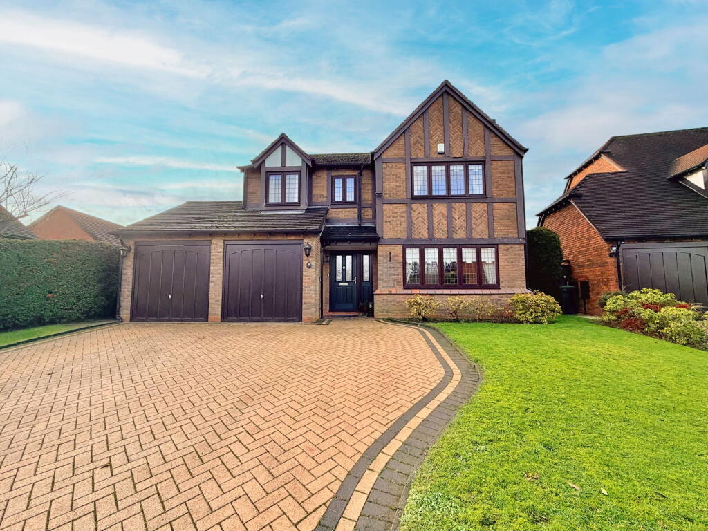 Main image of property: Oak Tree Lane, Hollywood, B47 5RH