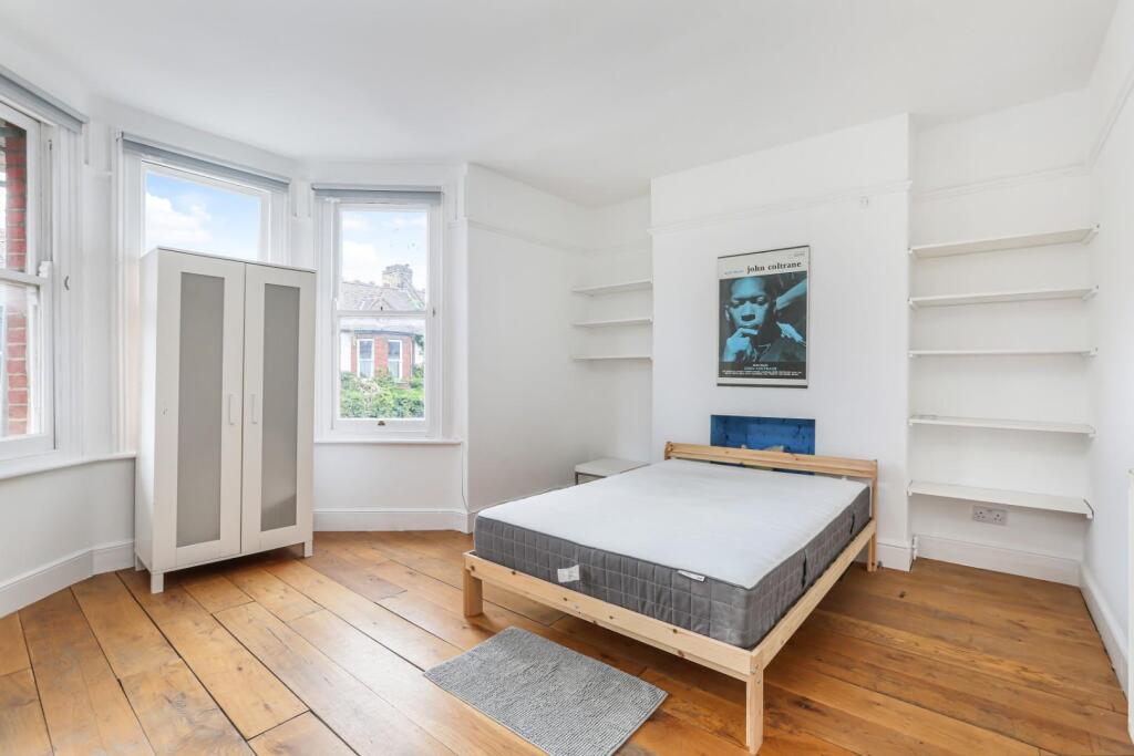 Apartment in London - More