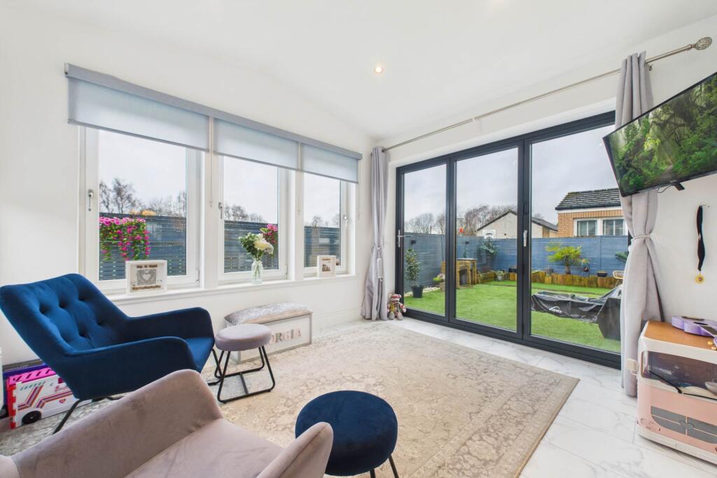 Carrick Place, Glenboig photo 4