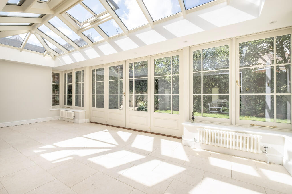 House in Twickenham - More