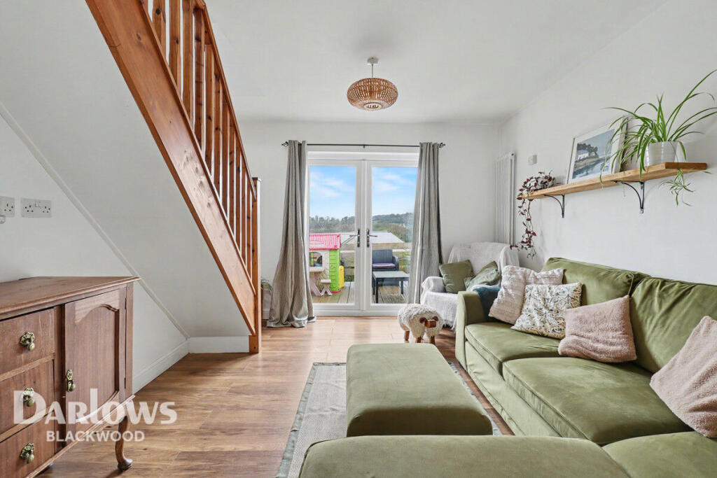 House in Pontllanfraith, Caerphilly - More