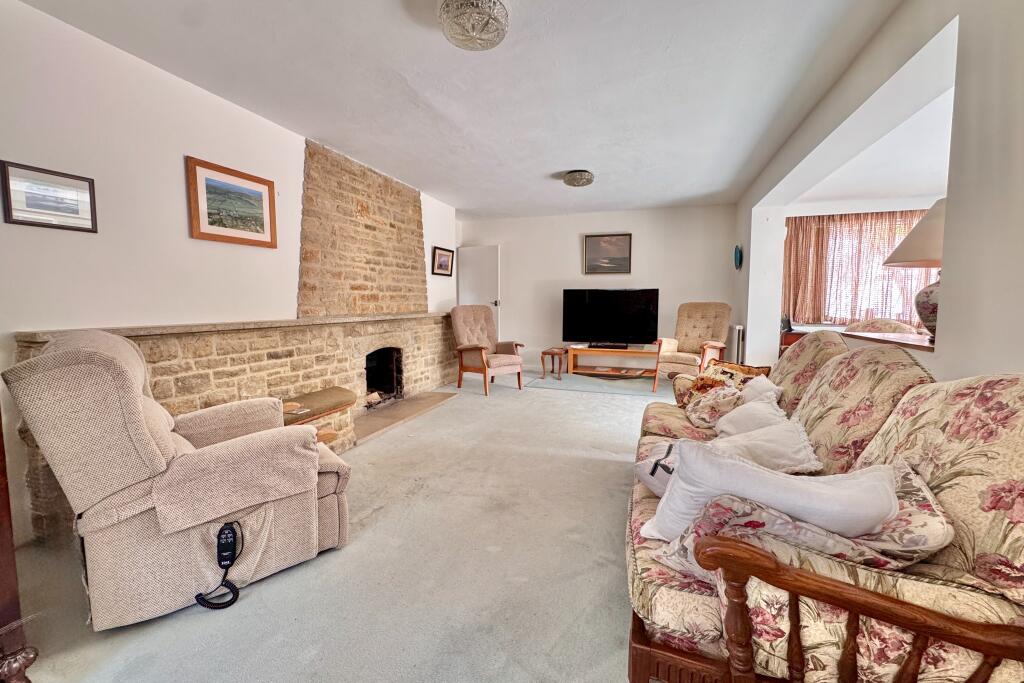 Valley Road, Harmans Cross photo 5