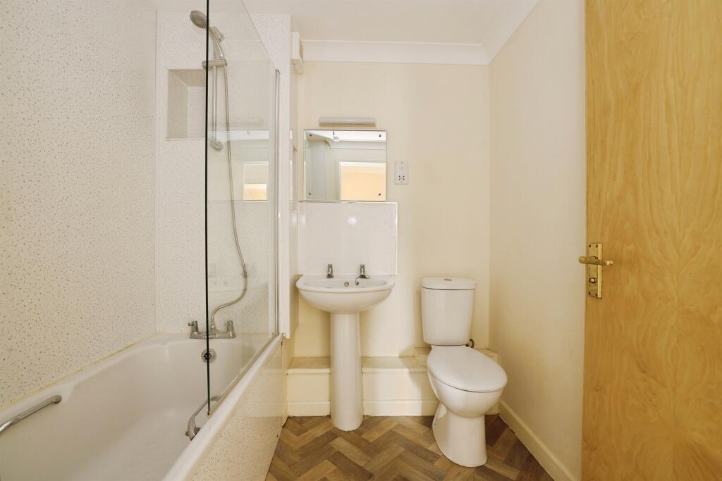 Apartment in Salisbury, Amesbury - View 5