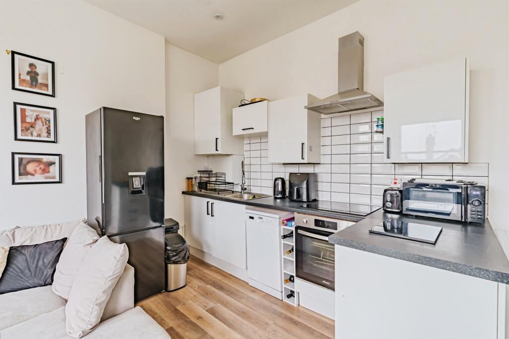 Apartment in Worthing, Broadwater - View 4